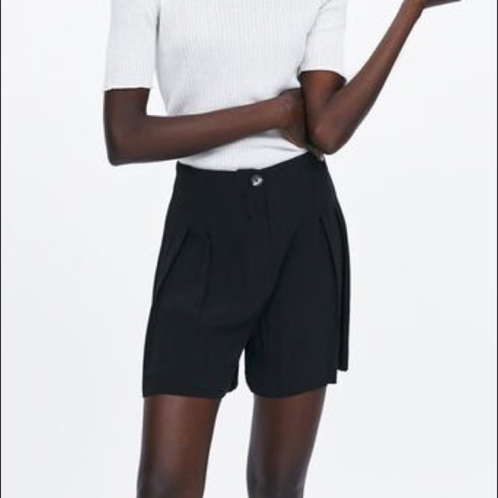 Zara Flowy Button Shorts